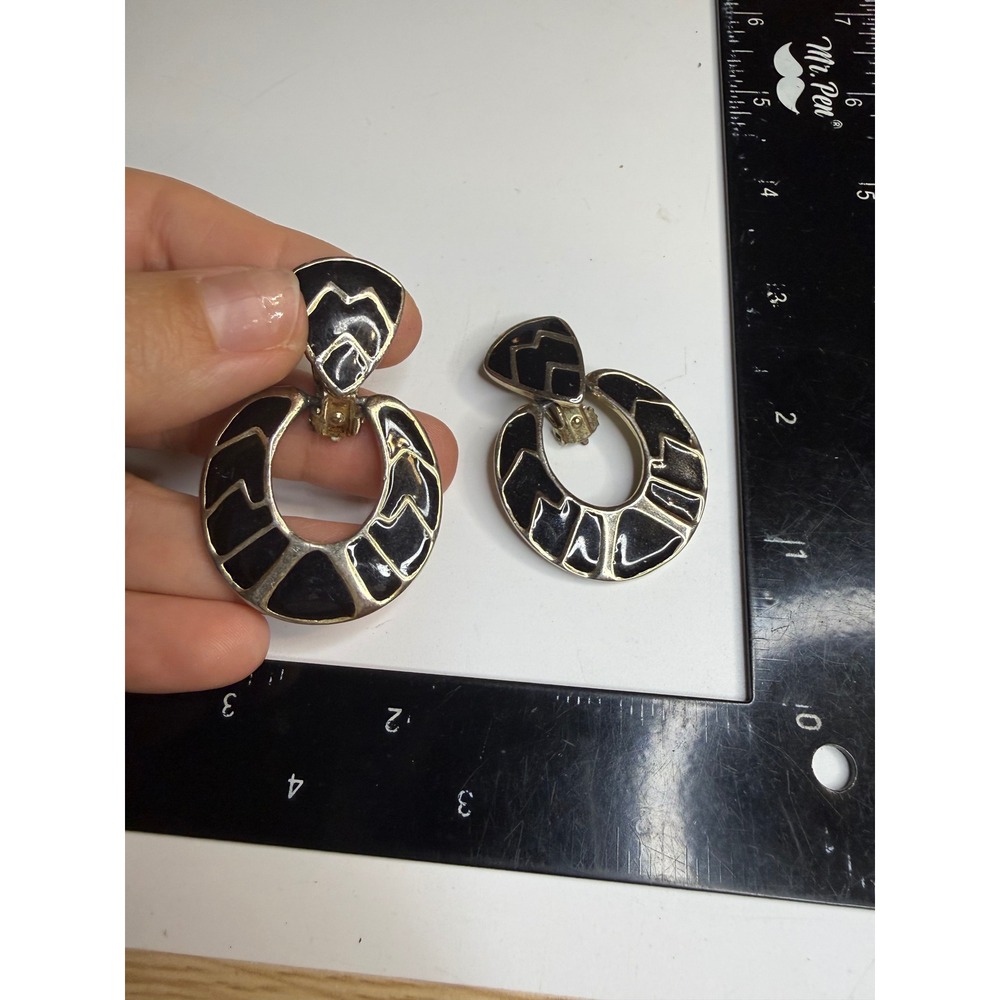 Vintage Black Enamel Geometric Zigzag Door Knocker Clip On Earrings Silver Tone